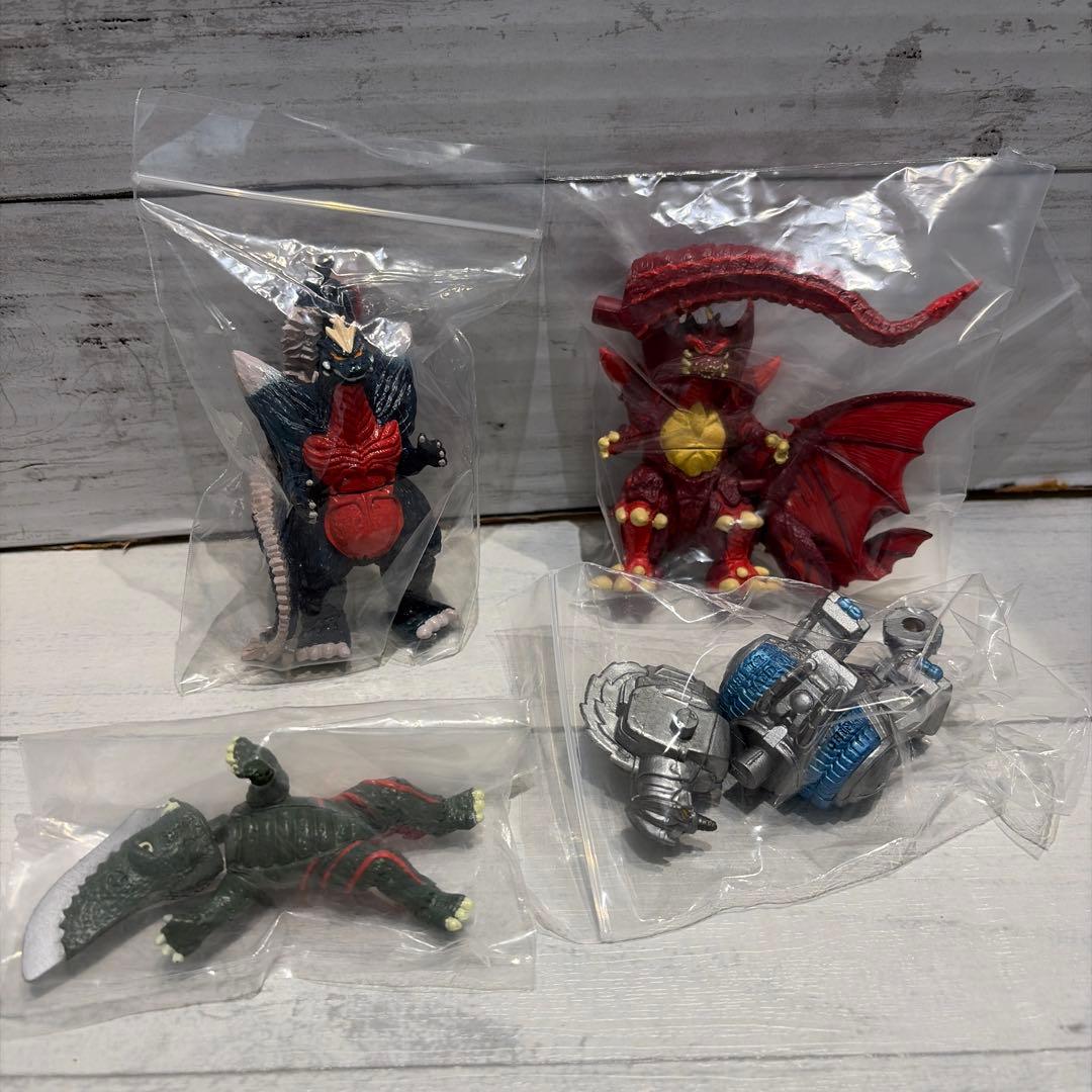 ゴジラ・怪獣 24体セット