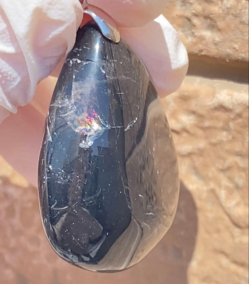 モリオン 純天然 黒水晶 ペンダント天然石高級品 希少大粒 虹色 原石 キラキラ