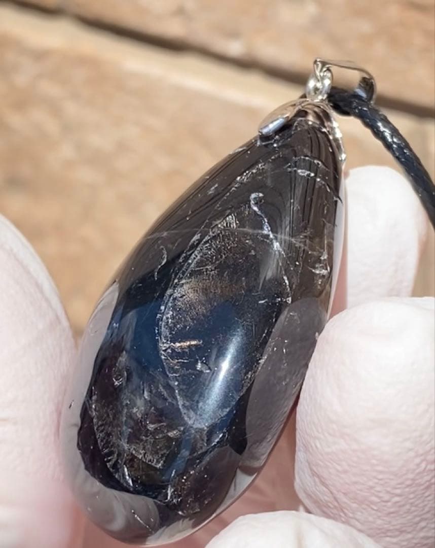 モリオン 純天然 黒水晶 ペンダント天然石高級品 希少大粒 虹色 原石 キラキラ