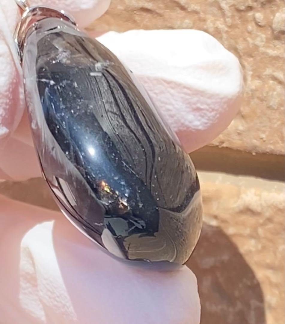 モリオン 純天然 黒水晶 ペンダント天然石高級品 希少大粒 虹色 原石 キラキラ