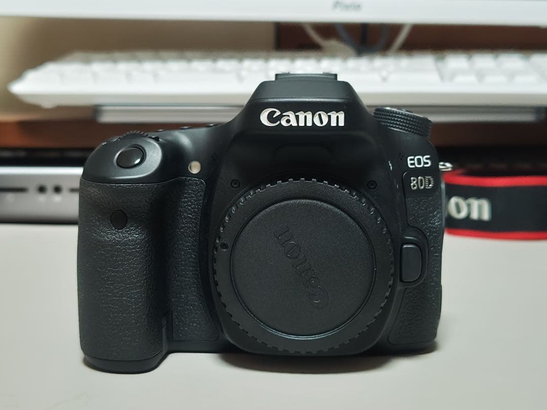【レンズ付き】Canon EOS 80D デジタル一眼レフカメラ