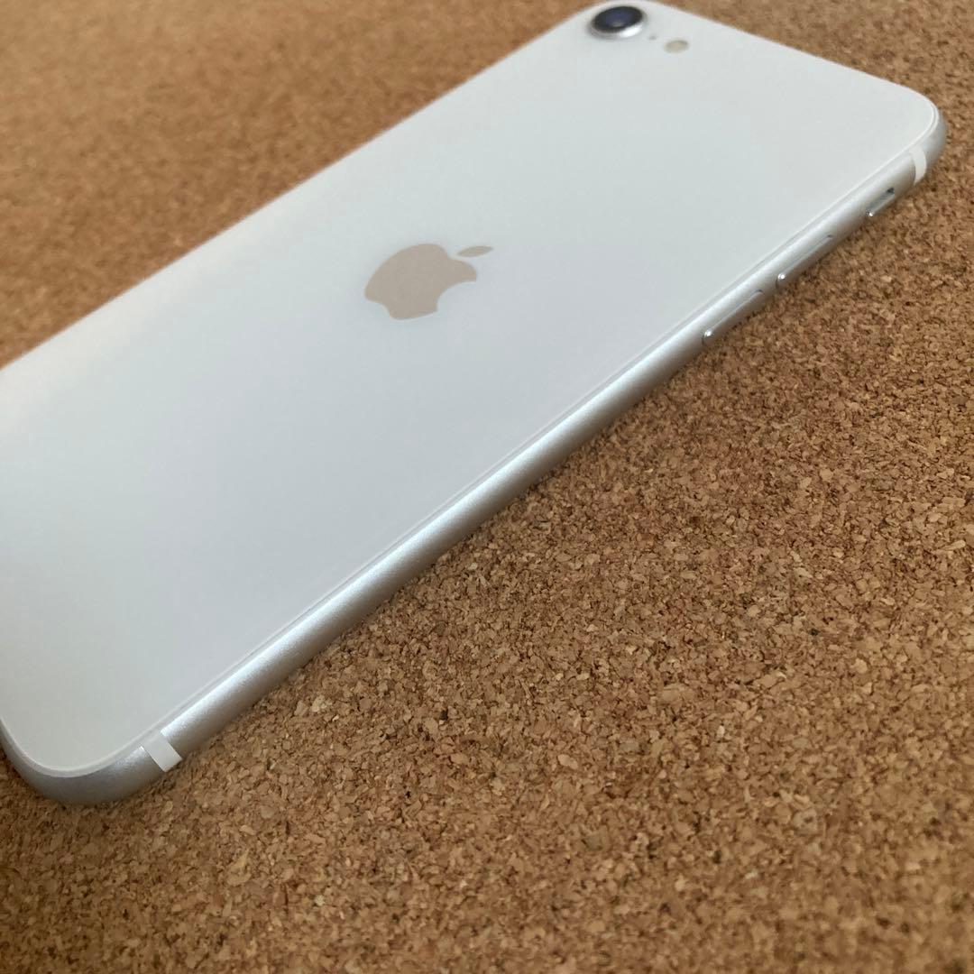 4168【早い者勝ち】美品☆電池新品☆iPhoneSE2 64GB SIMフリー