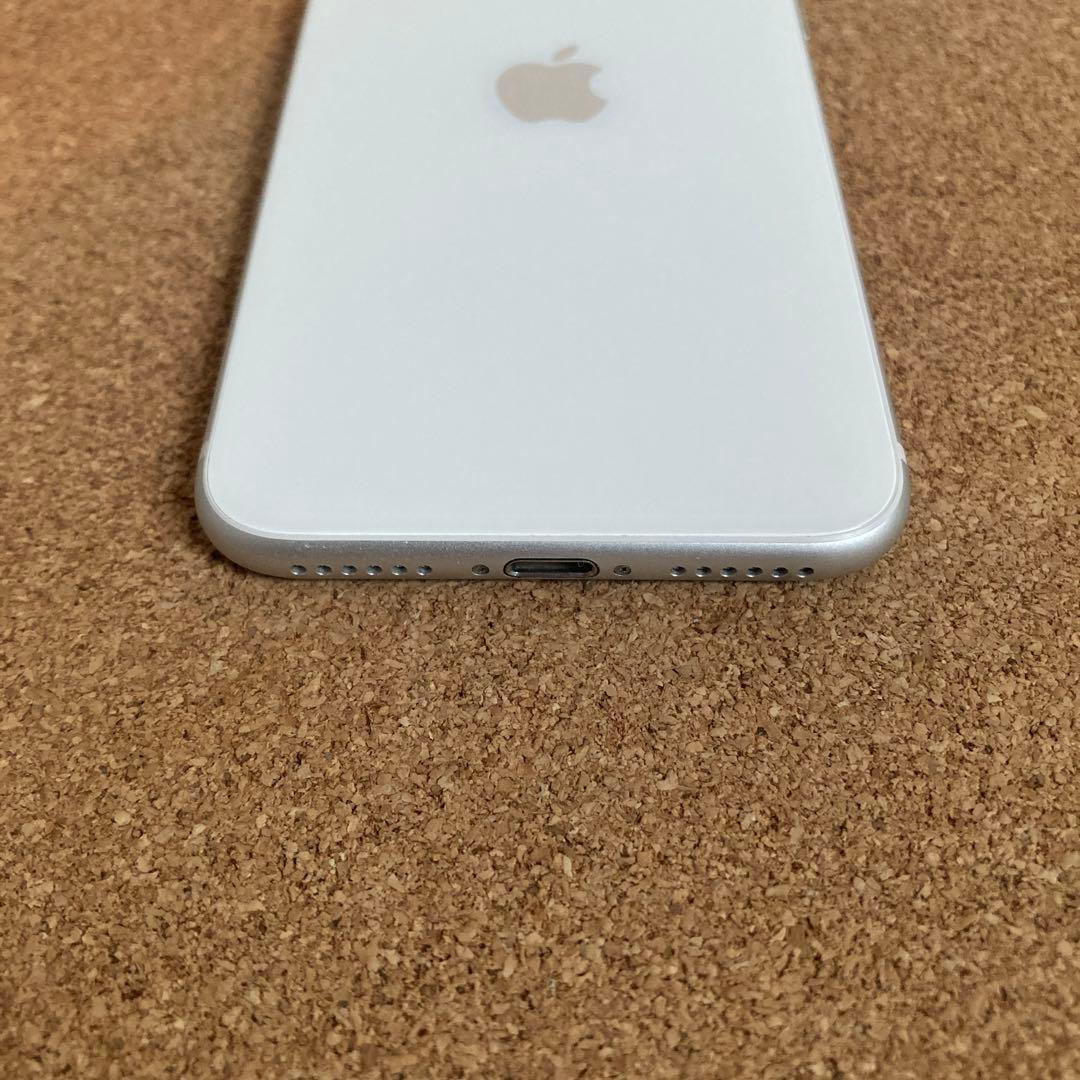 4168【早い者勝ち】美品☆電池新品☆iPhoneSE2 64GB SIMフリー