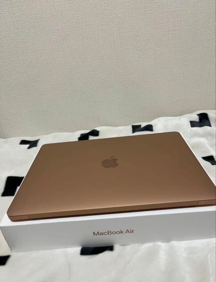 MacBook Air M1 新品同様 バッテリー100% 充放電9回