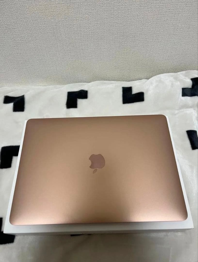 MacBook Air M1 新品同様 バッテリー100% 充放電9回