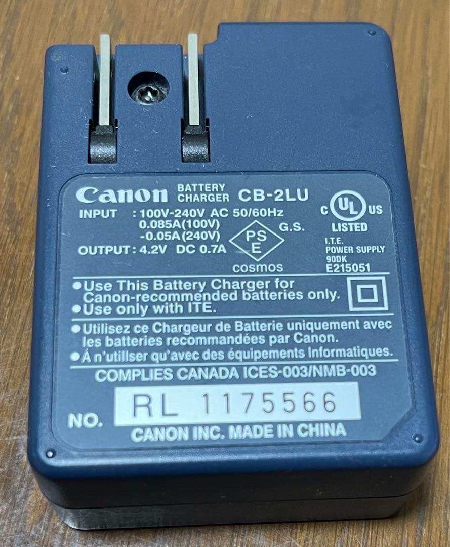 Canon　IXY pc1060 デジタルカメラ　パールホワイト