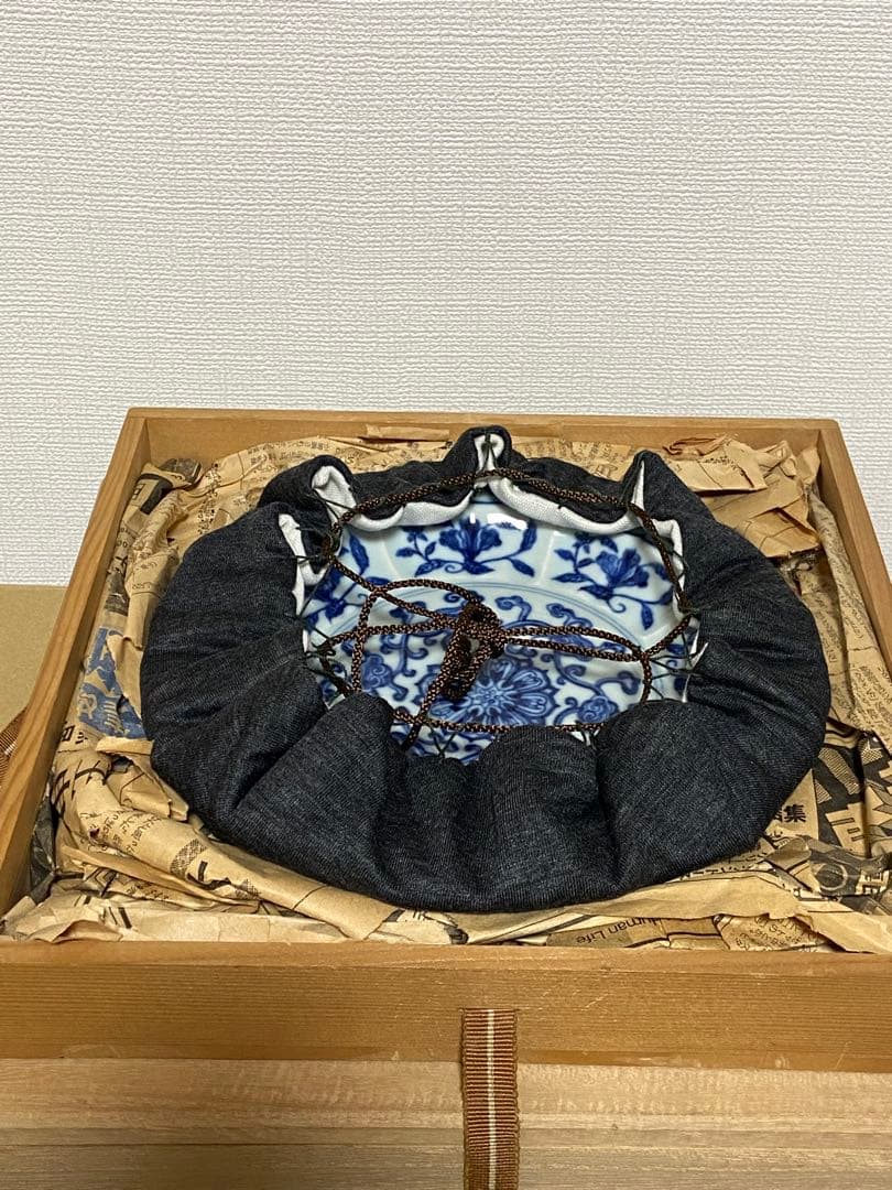 中国古美術　明時代　染付花文皿　箱付　永楽　宣徳