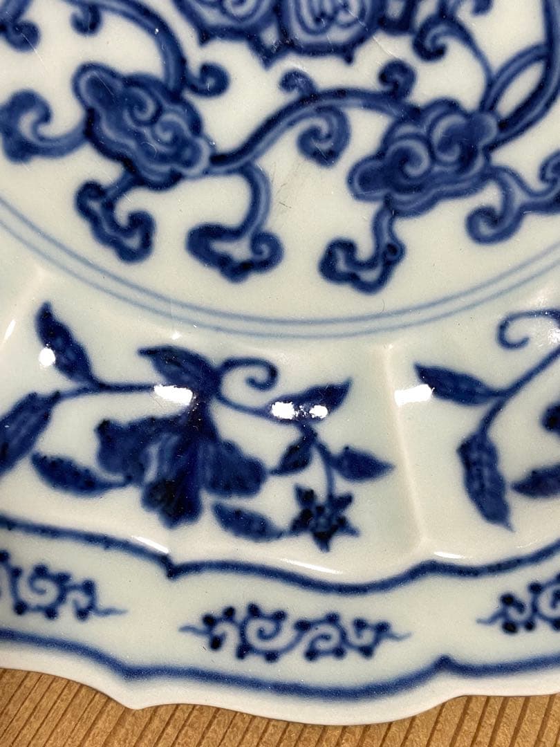 中国古美術　明時代　染付花文皿　箱付　永楽　宣徳