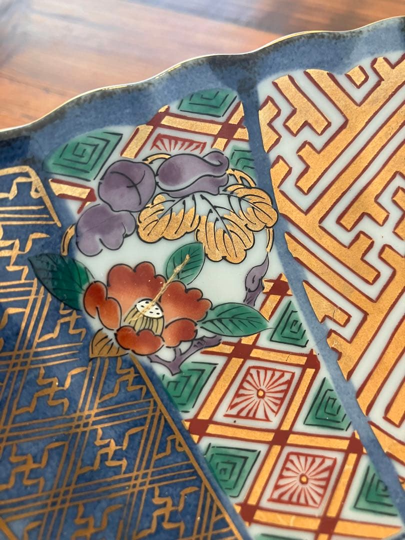 有田焼　龍峰窯　金彩　祥瑞花丸紋　大皿　プレート　飾り皿　吉祥　花柄　古伊万里