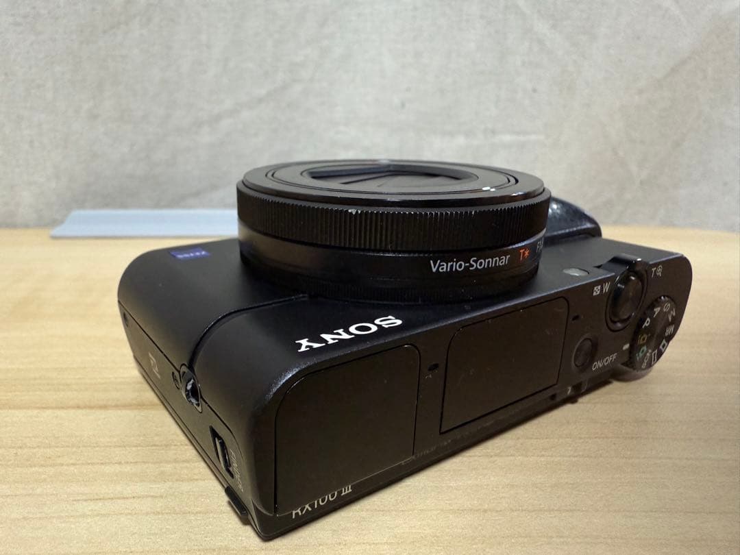 ソニー デジタルカメラ ￼SONY RX100III