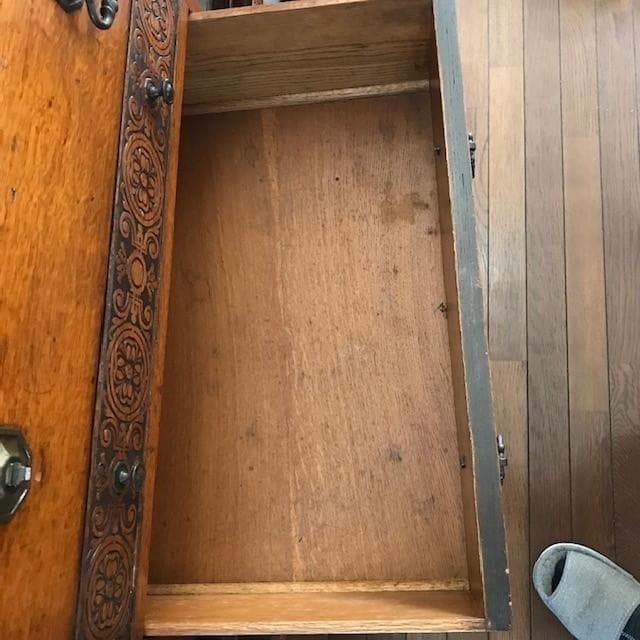 イギリス　アンティーク家具ワイドチェスト