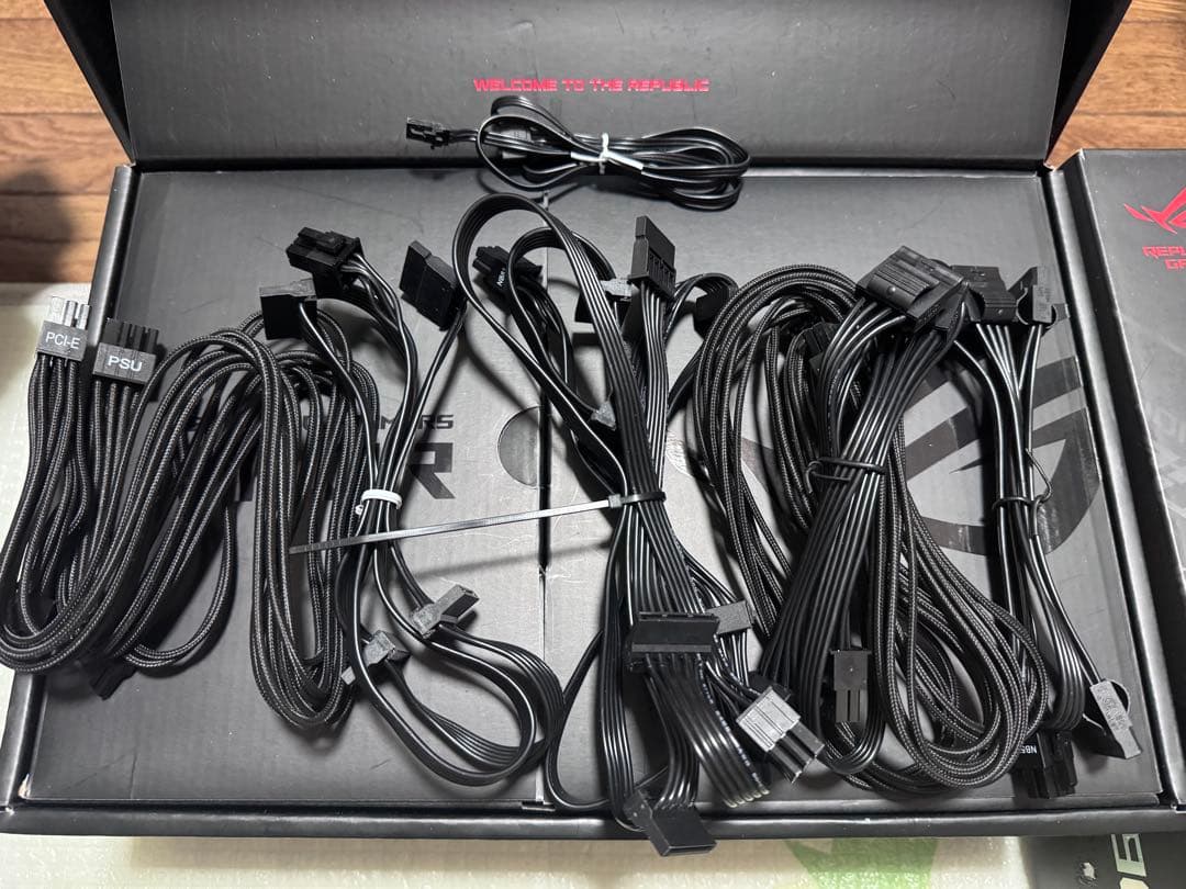 CPU Z790 EXTREME /THOR II 1200W / HERCULX