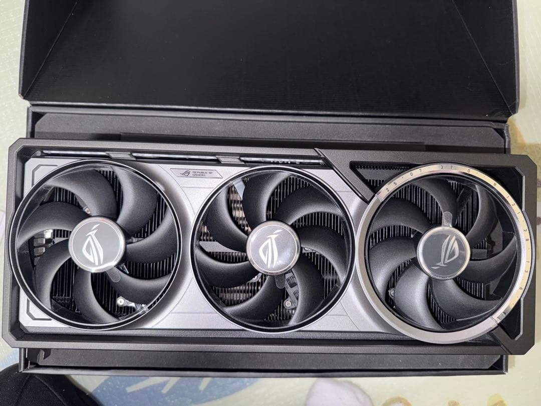 CPU Z790 EXTREME /THOR II 1200W / HERCULX