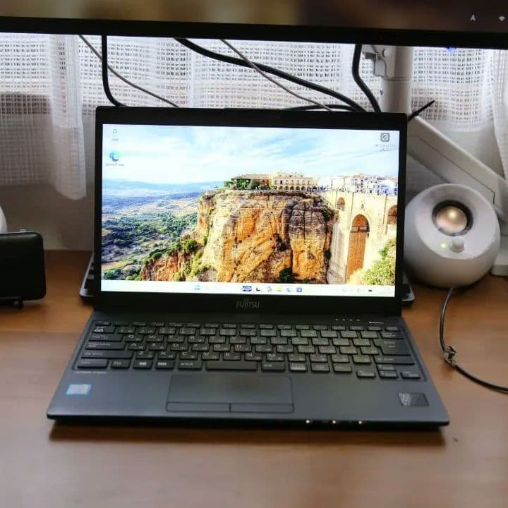 富士通 Lifebook U939/B core i5 8GB 256GB