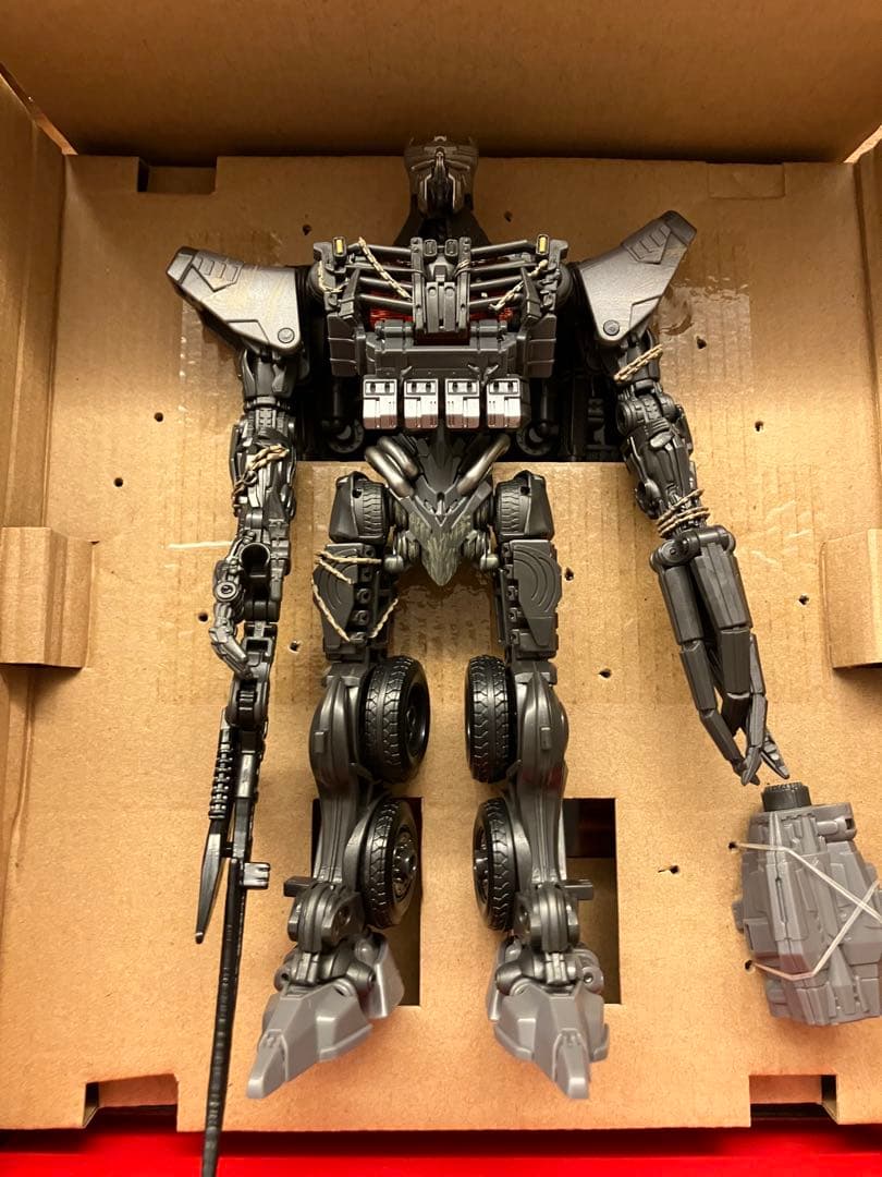 トランスフォーマースタジオ　スカージ、ノヴァケイン　 SS-109、ss-121