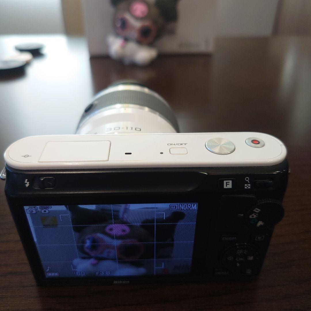 Nikon 1 J1 ダブルズームキット　ホワイト