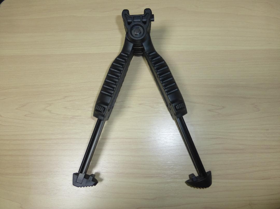 FAB Defense バイポッドグリップ T-POD クイックリリース