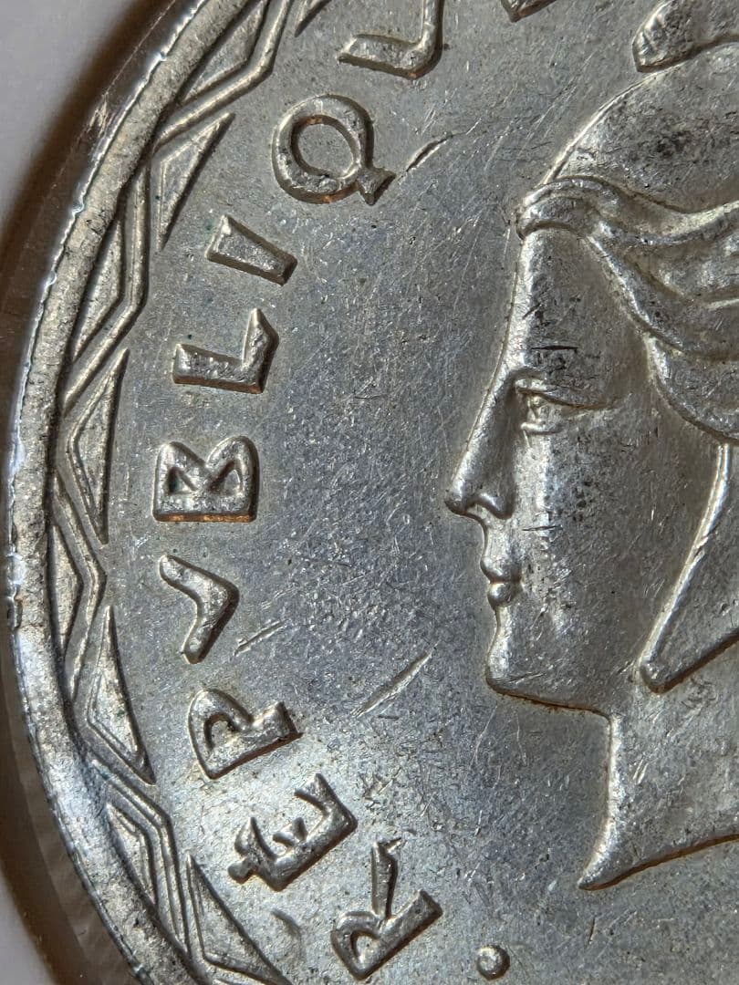 フランス領ニューへブリジース諸島　マリアンヌ像　100フラン銀貨