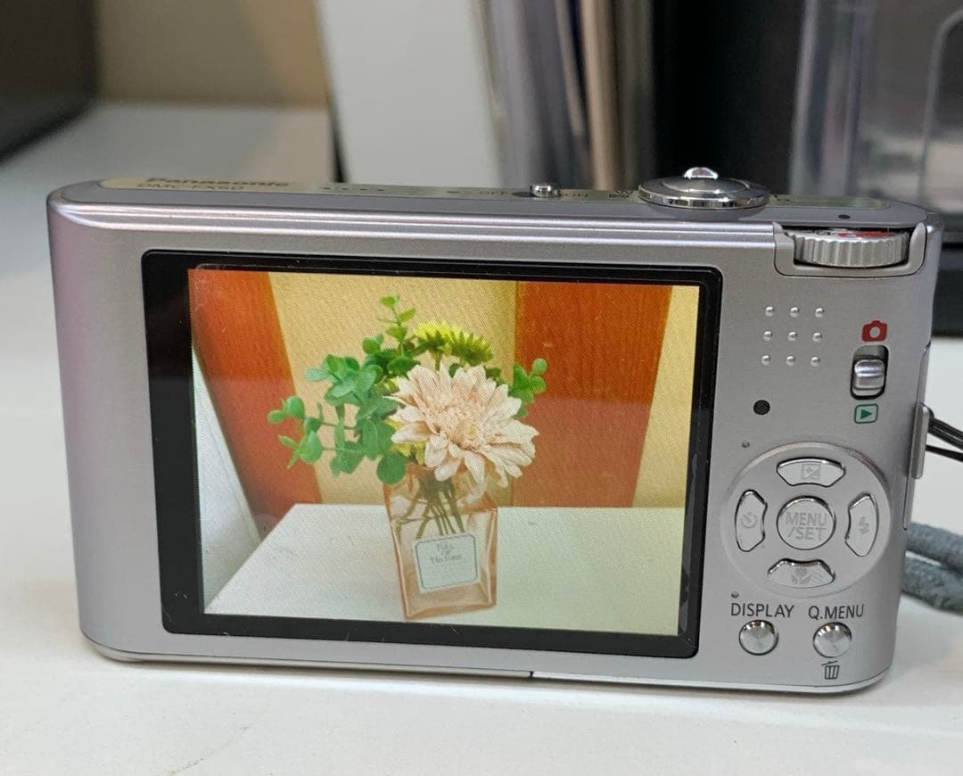 884 Panasonic DMC-FX60 シルバー　12メガピクセル