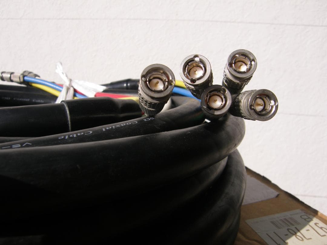 カナレ　V5-5CFB　75Ωケーブル中品動作品の出品です❣