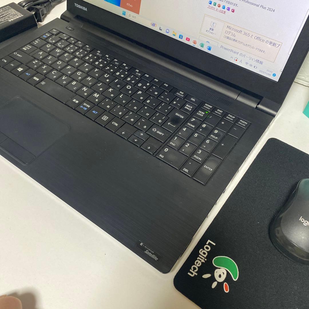 Windows11オフィス2024年i5 SSD256GB メモリ16GB 東芝