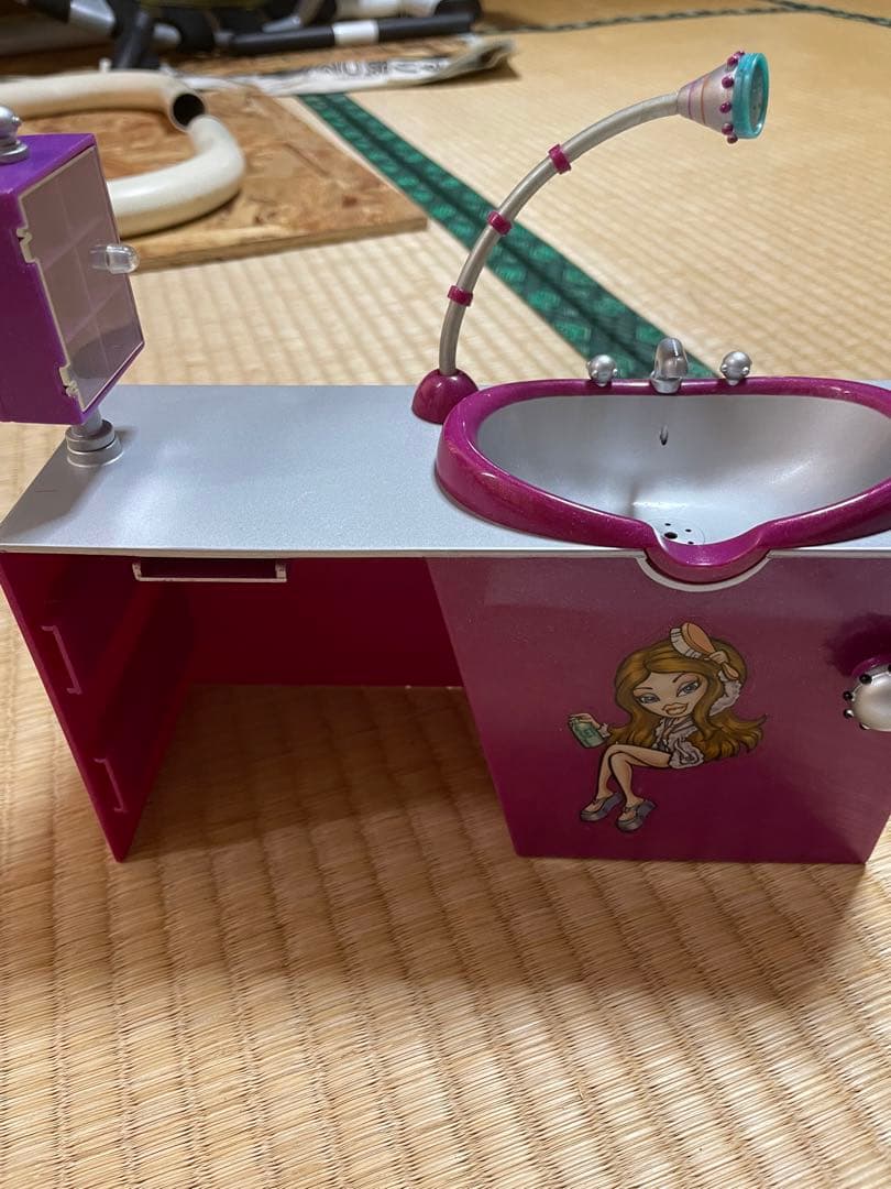 BRATZ ブラッツ　ドレッサー　グッズ　人形