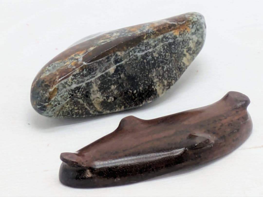 孔雀菊花石　山の形　根尾 鑑賞石 水石 自然石　紫檀台座