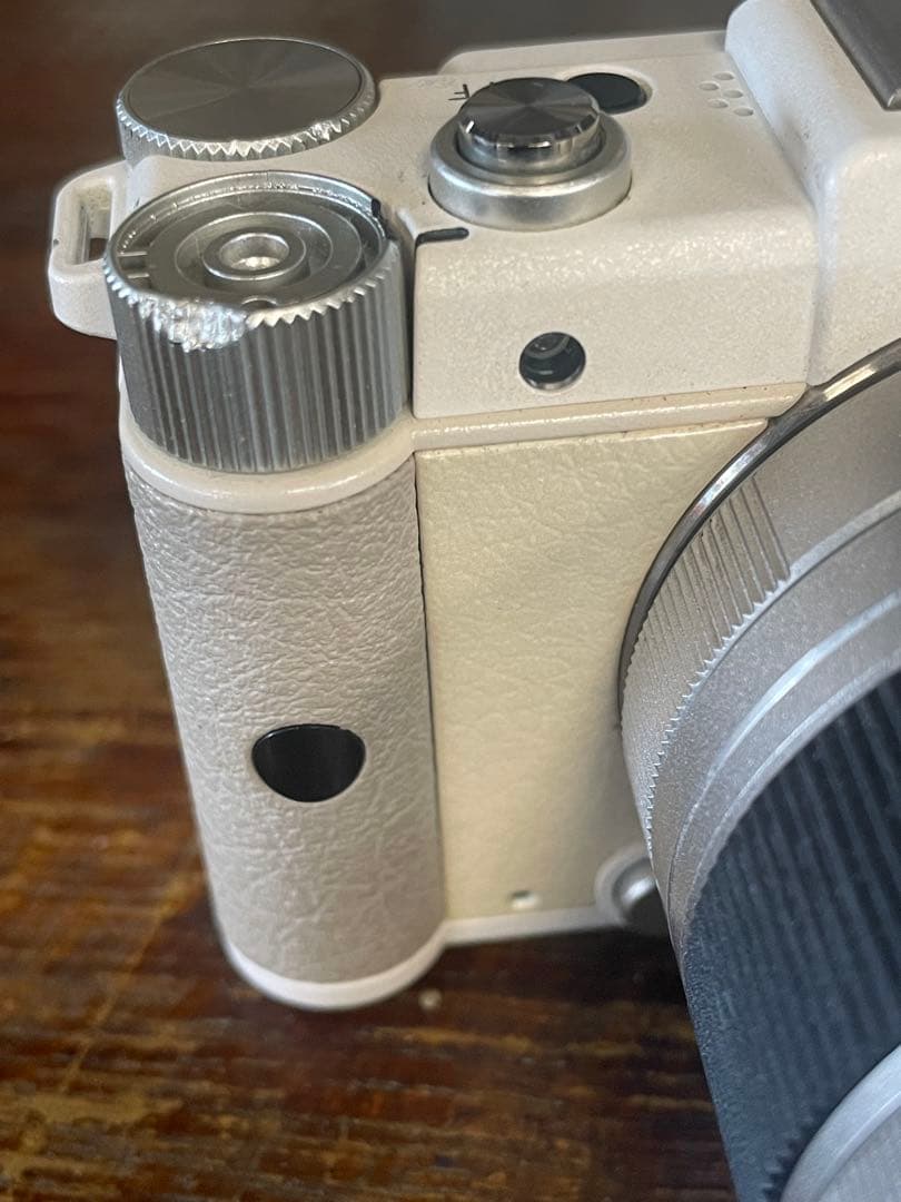 PENTAX Q ホワイトデジタルカメラ【ジャンク品】