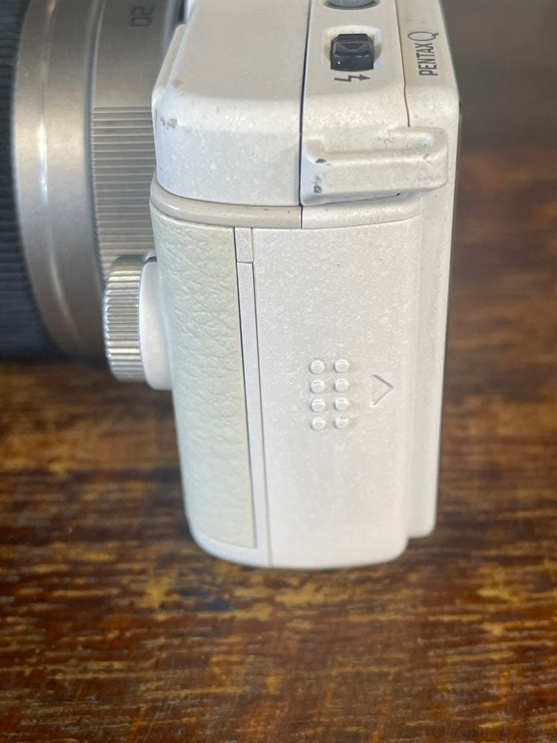 PENTAX Q ホワイトデジタルカメラ【ジャンク品】