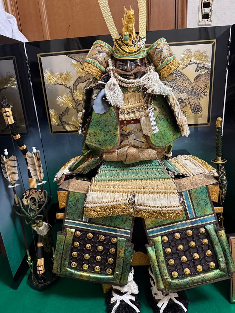 五月人形 兜 鎧 斑鳩の里 皇宸 正絹 木彫竜 彫金説明書有 美品 屏風 台座付