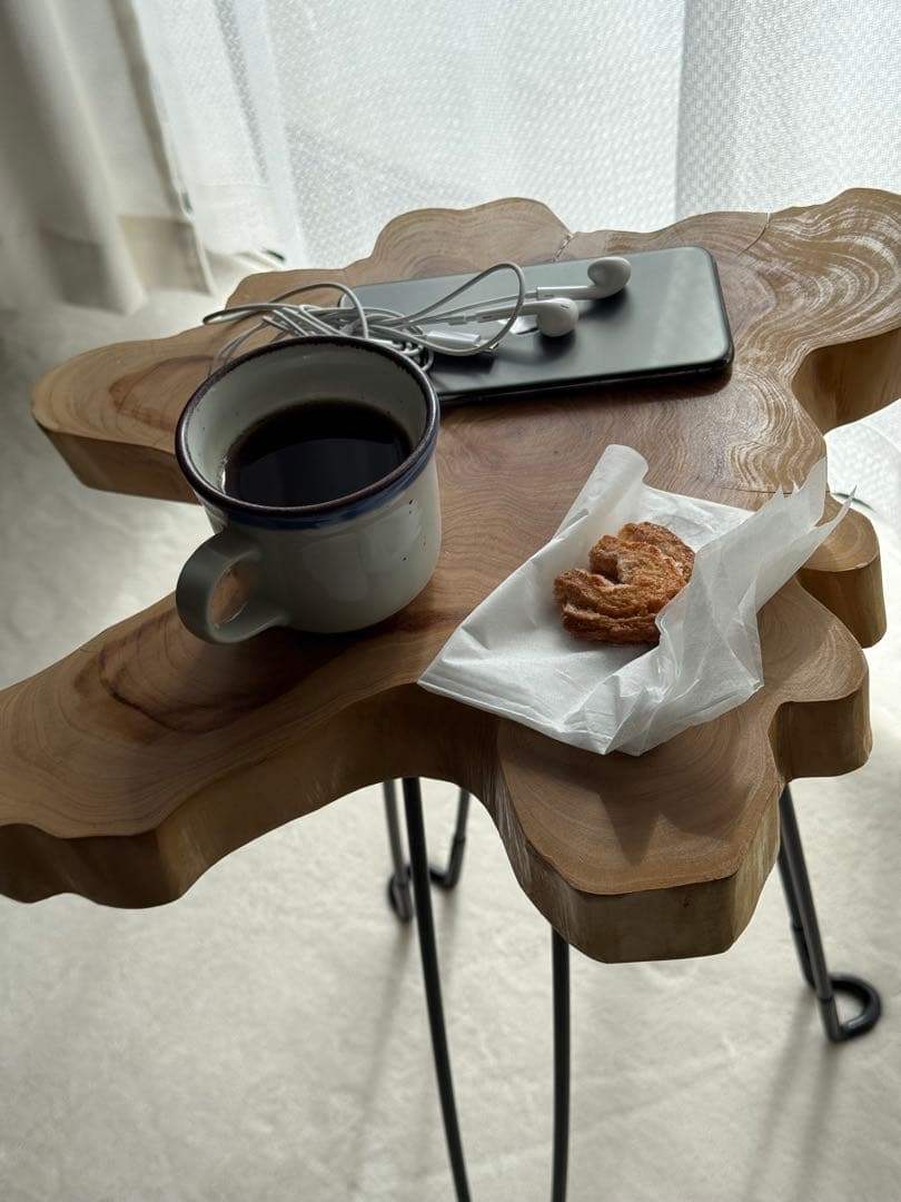 ミニ　コーヒーテーブル　サイドテーブル　一枚板(k018)一点もの　大きめサイズ