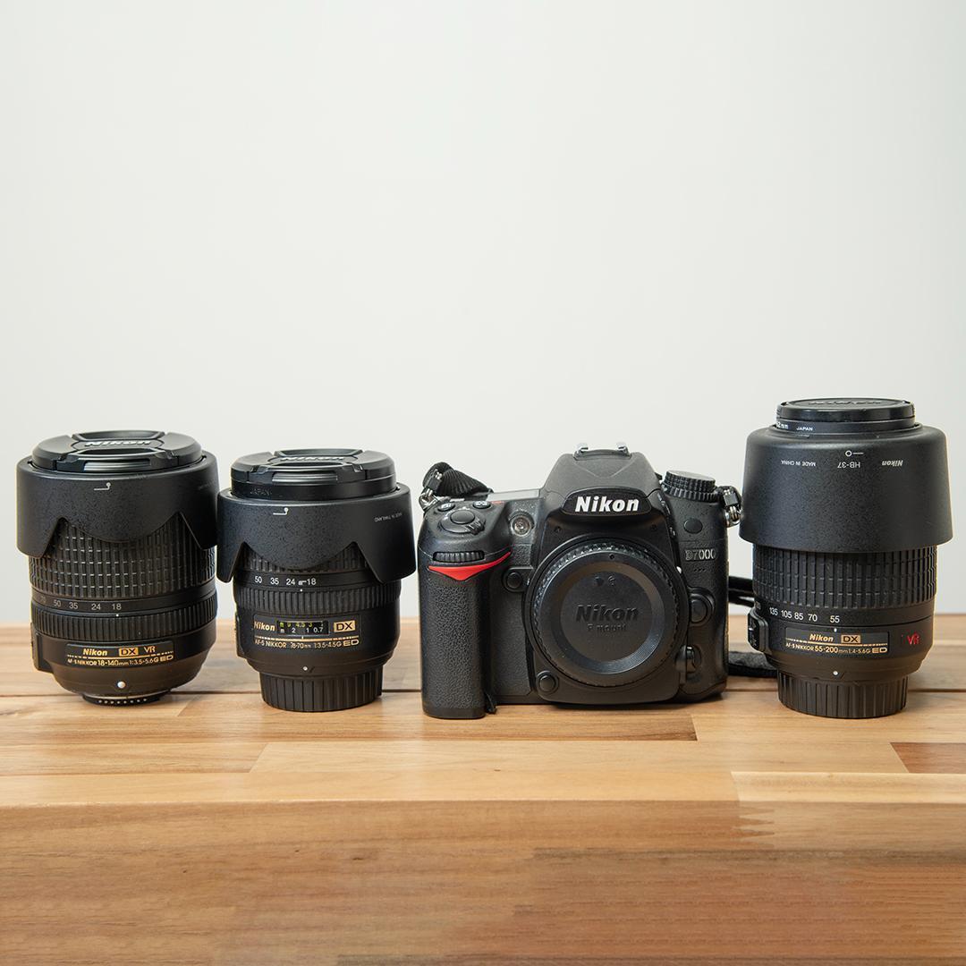 Nikon D7000（シャッター回数5700回、DXレンズ３本、付属品付き）