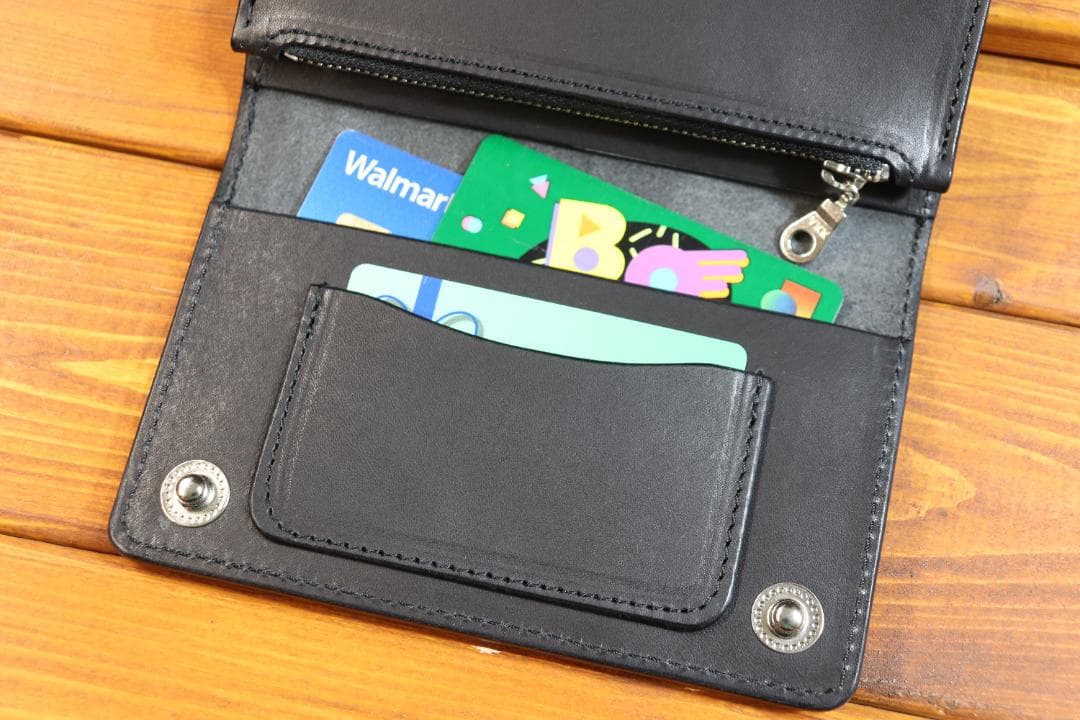 スタッズ ミドルウォレット 革黒 糸黒 栃木レザー使用