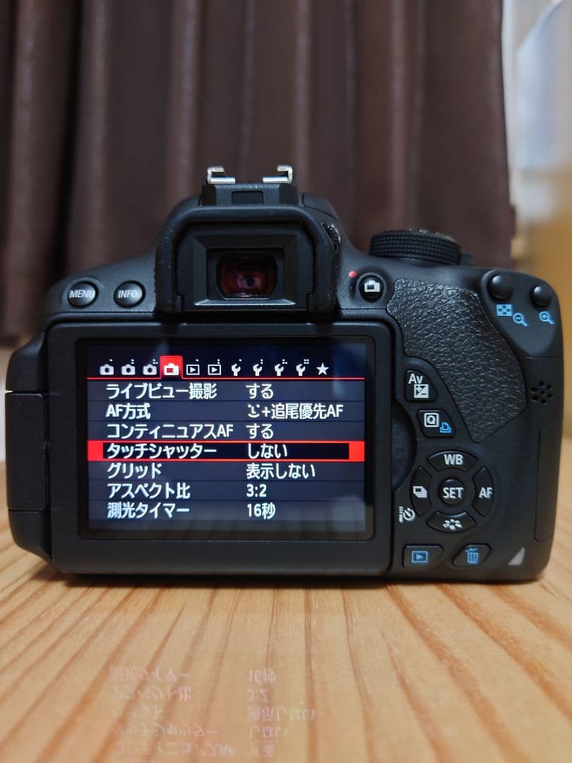 美品 Canon キャノン EOS Kiss X7i シャッター数 約1606回