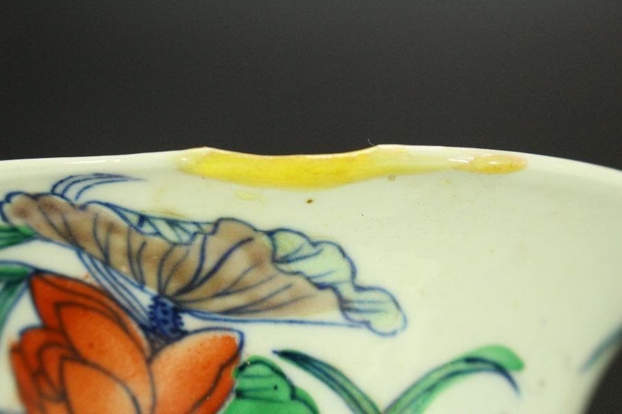 中国美術 門彩 色絵 水辺蓮花 瓶 高23cm(LC243)