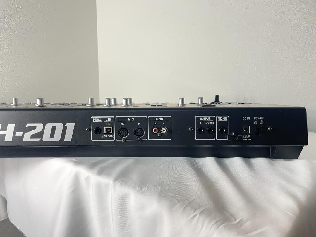 Roland ローランド SH-201