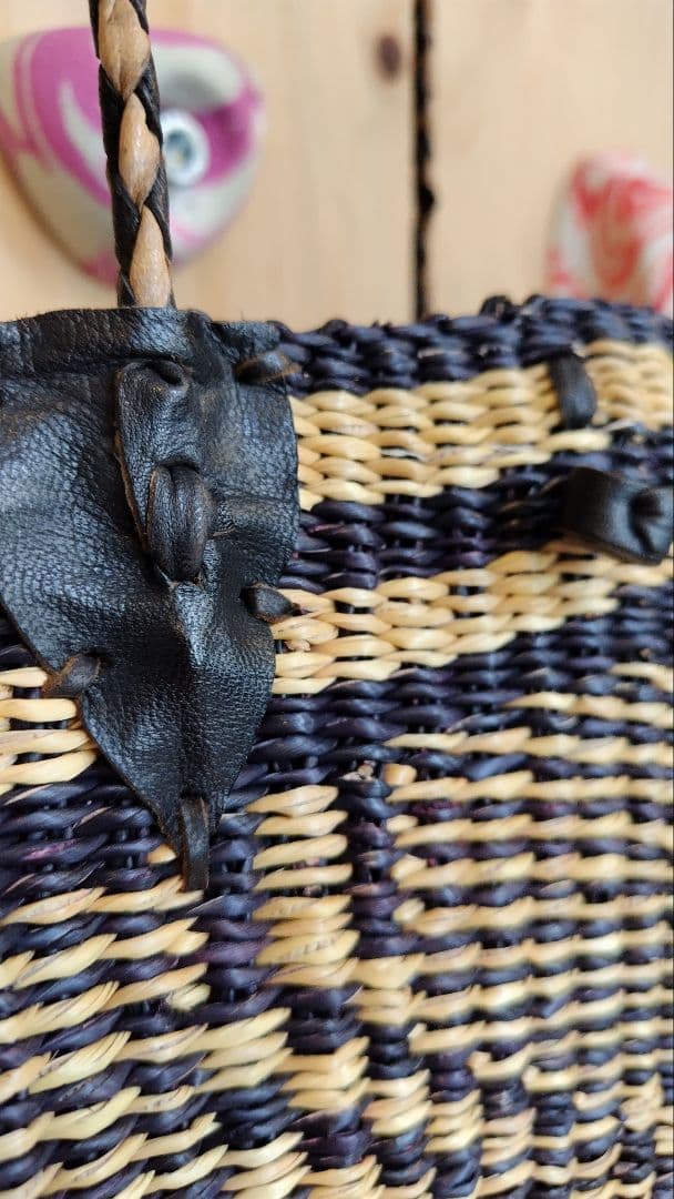 編み込みかごバッグ 黒とベージュ　ブティック購入三万くらい
