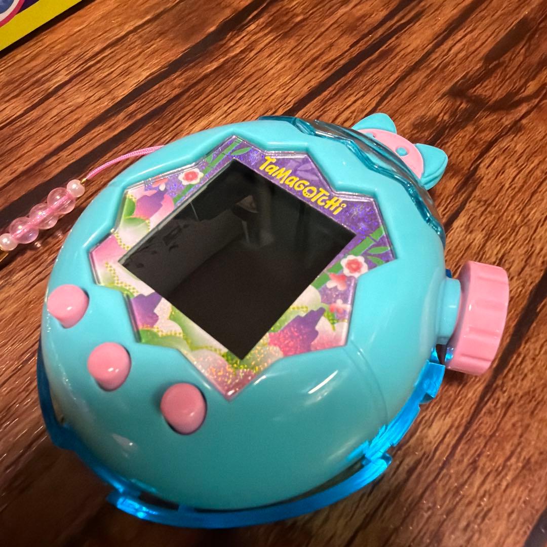 ｛豪華‼︎美品｝たまごっちパラダイスジェイドフォレスト/レッサーパンダケース付き