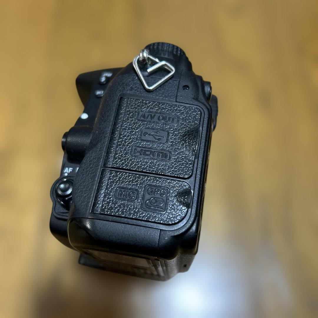 Nikon D7000 デジタル一眼レフカメラ