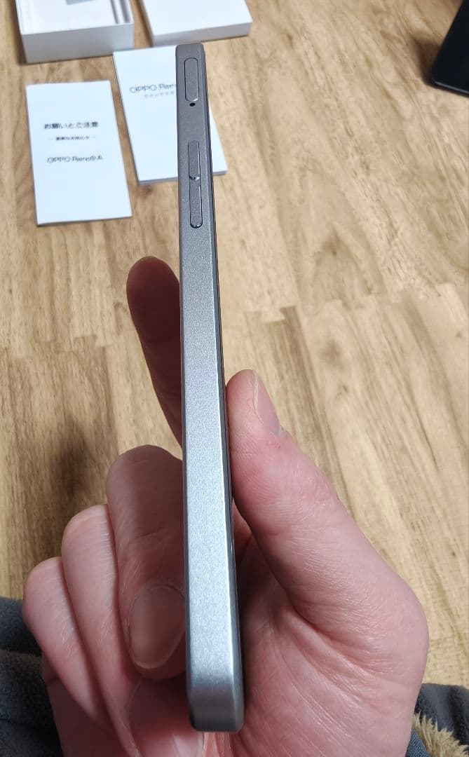 OPPO Reno9 A 本体 ムーンホワイト