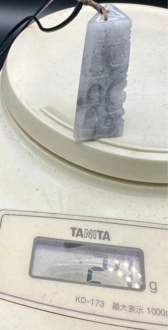 翡翠の仏像ペンダントネックレス