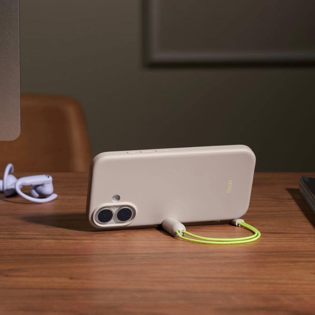 【美品】Beats iPhone17 ケース ライムストーン