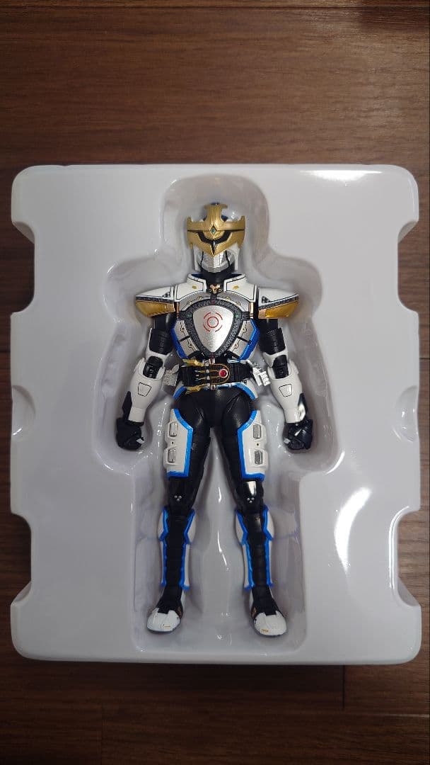 S.H.Figuarts（真骨彫製法） 仮面ライダーイクサ