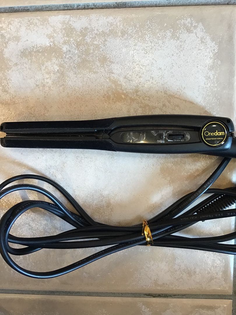 美品ワンダム ストレートアイロン onedam 【AHI-252BK・正規品】