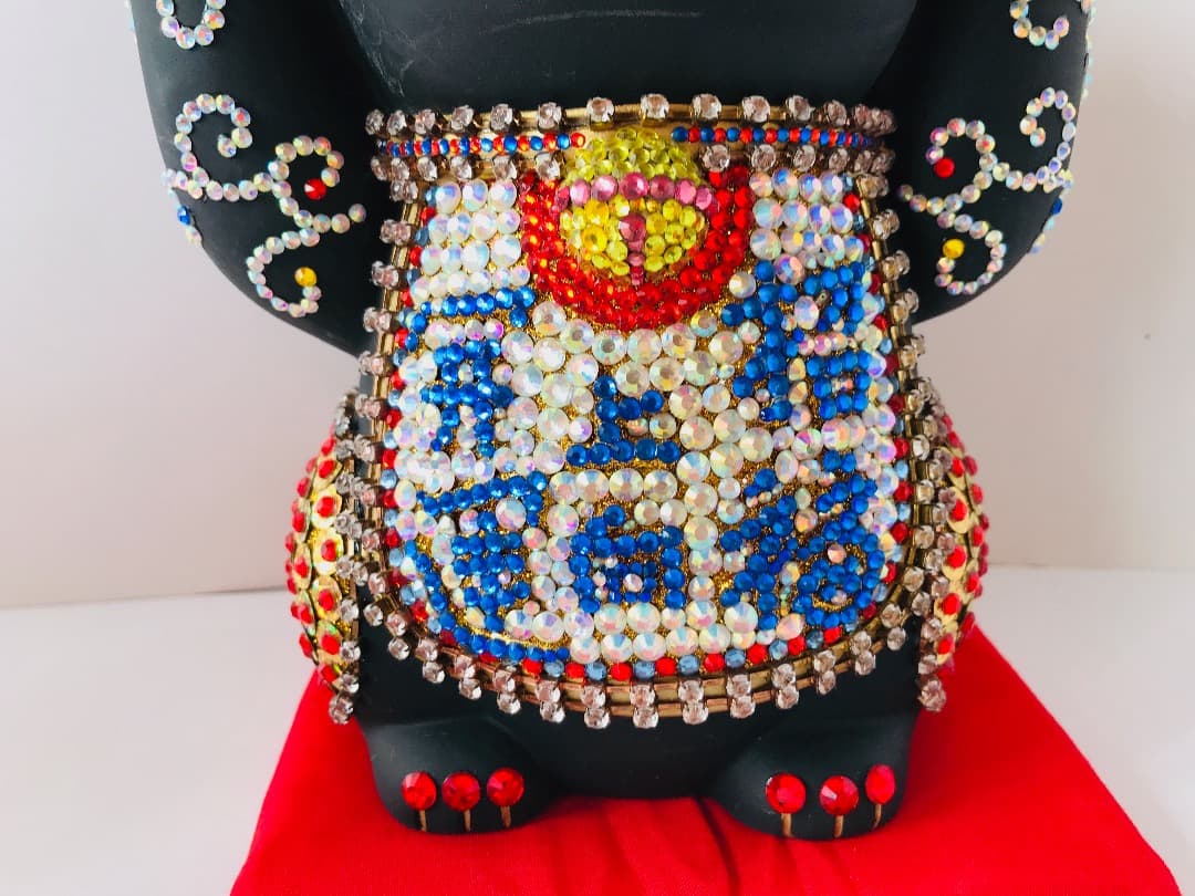 「値下げしました」ジュエリー招き猫　上向き黒招き猫貯金箱