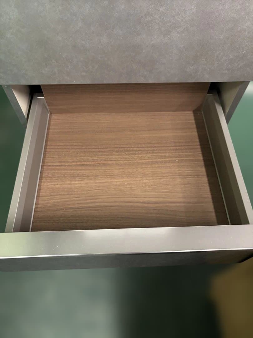 直接引き取り可能 キッチン収納キャビネット ガラス扉付き 綾乃製作所 家具