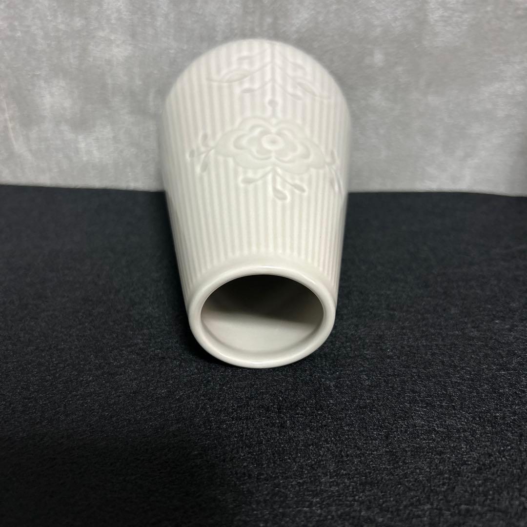 ロイヤルコペンハーゲン エンブレム ベースアイボリー ホワイト 花瓶　一輪挿し