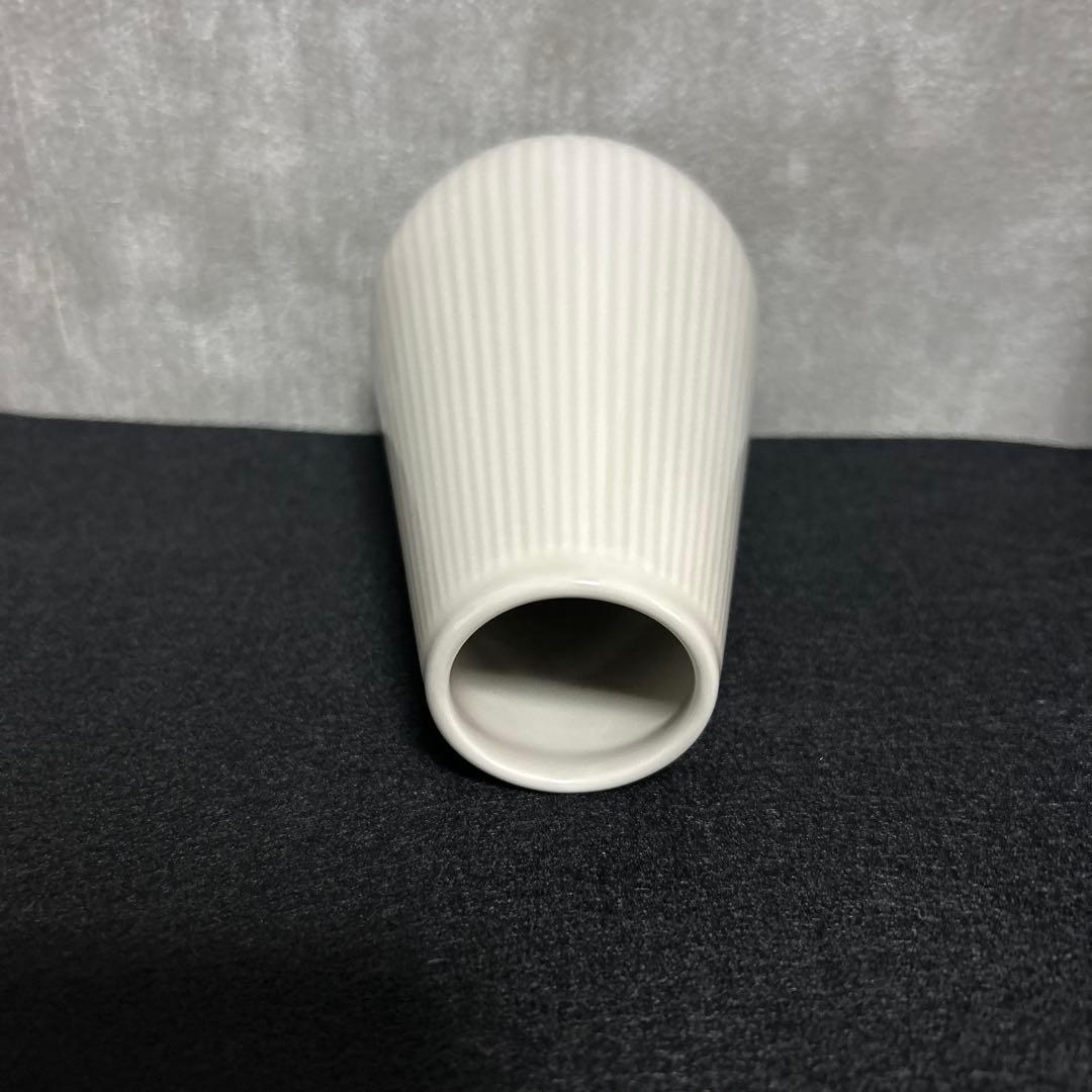 ロイヤルコペンハーゲン エンブレム ベースアイボリー ホワイト 花瓶　一輪挿し