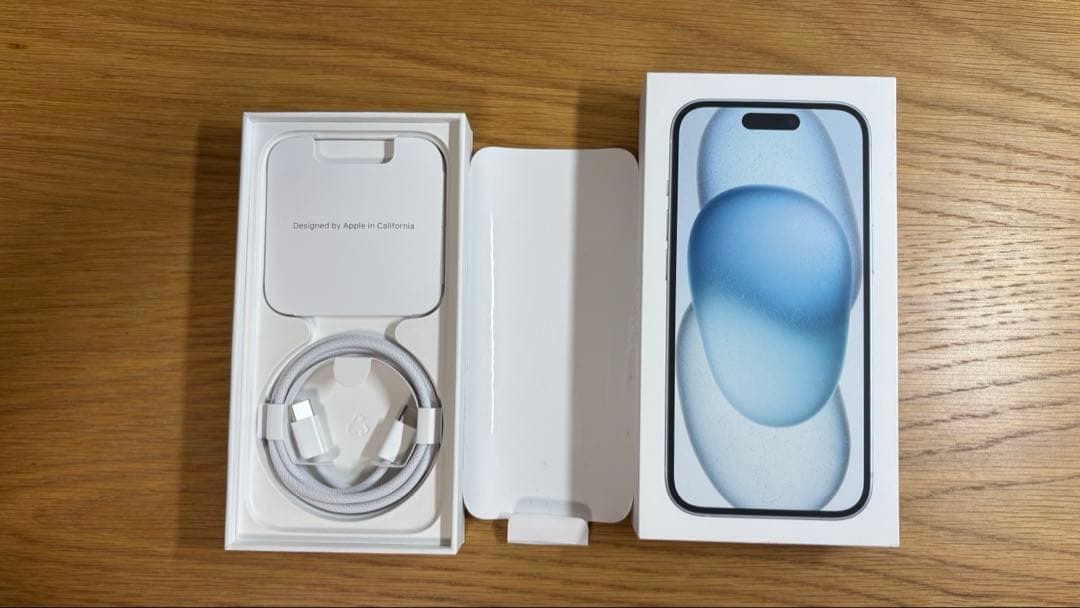 【極美品】Apple iPhone 15 ブルー 128GB