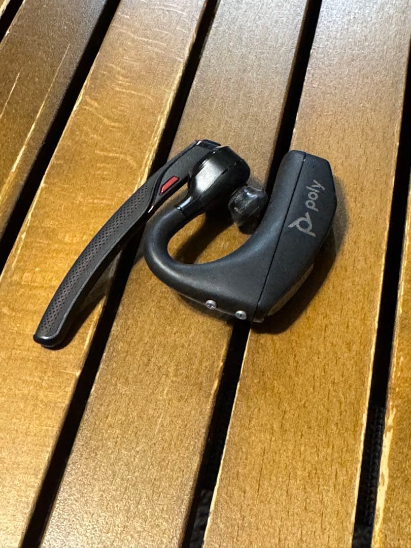 Poly ワイヤレスイヤホン 充電ケース付き ブラック
